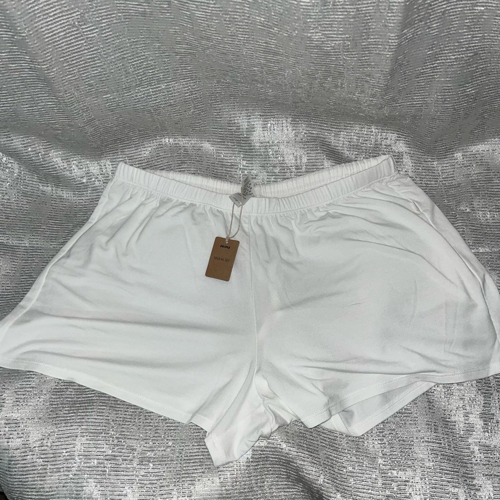 BRAND NEW Skims pajama short